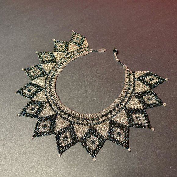 Vintage Hand-Beaded Statement Collar – 1990s Artisanal Style - Picture 4 of 12